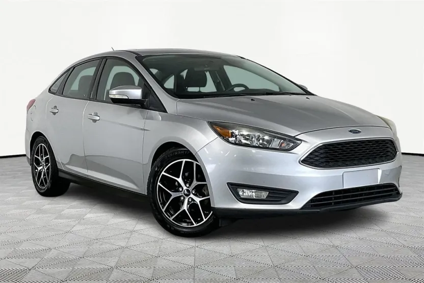 2017 Ford Focus SEL photo 1