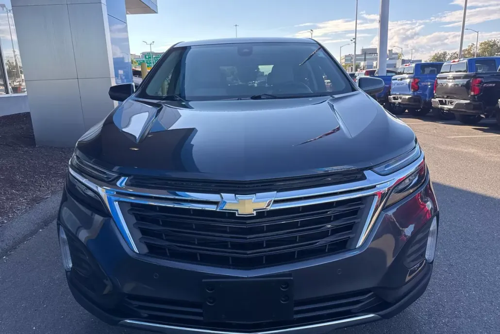 2022 Chevrolet Equinox LT photo 1