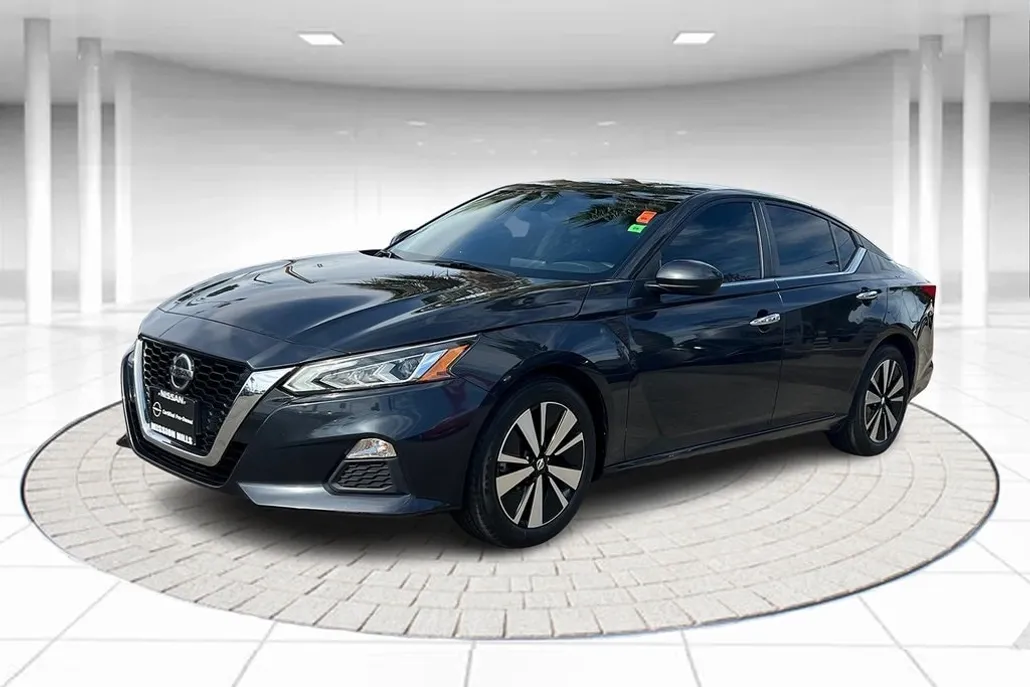 2021 Nissan Altima 2.5 SV photo 1
