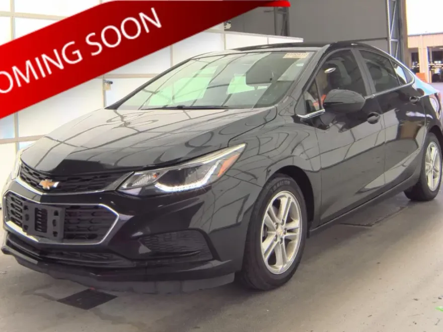 2017 Chevrolet Cruze LT photo 1