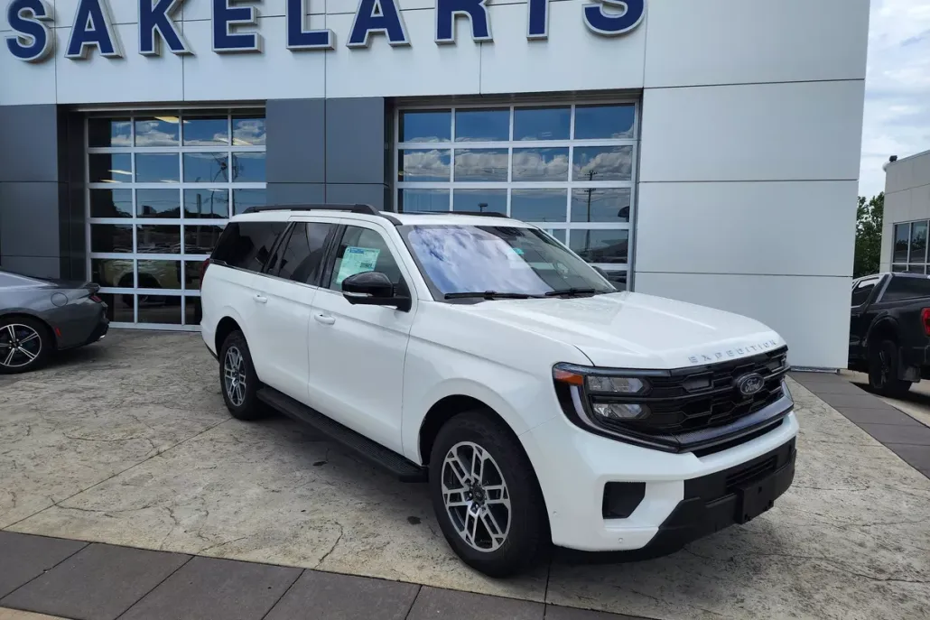 2025 Ford Expedition MAX photo 1