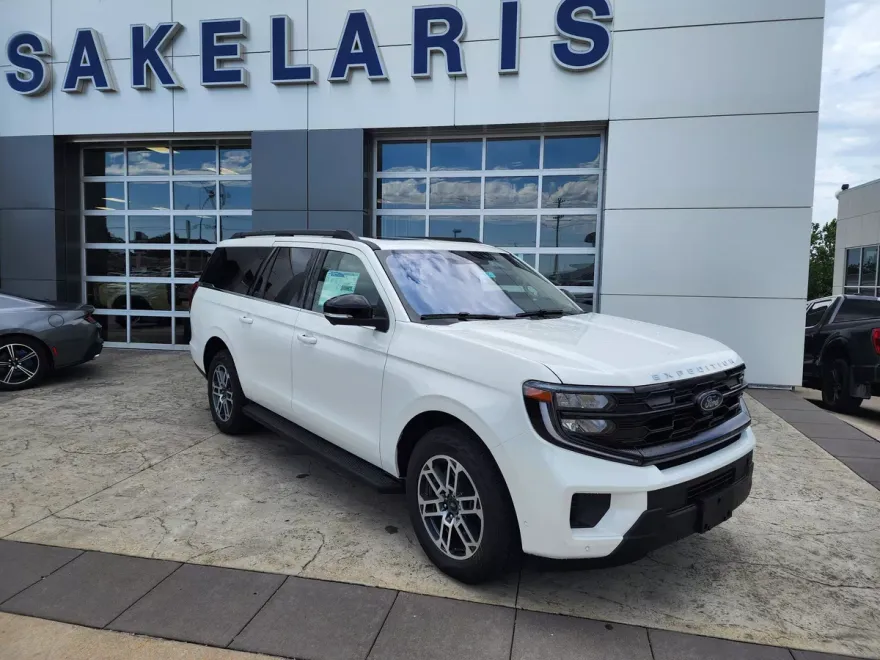2025 Ford Expedition MAX photo 1
