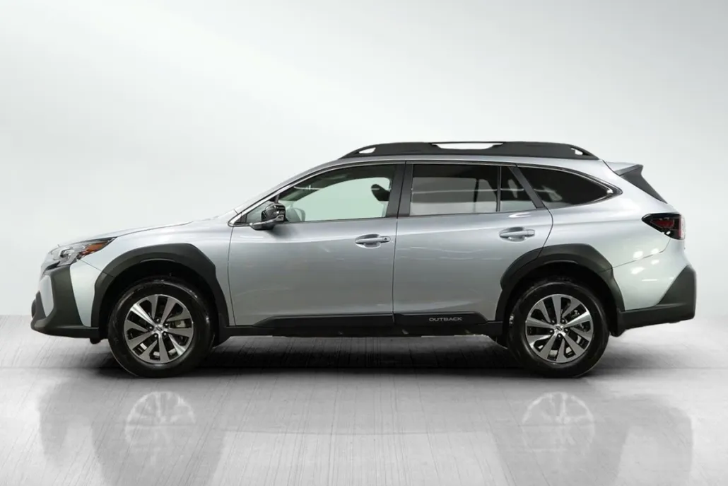 2025 Subaru Outback Premium photo 1