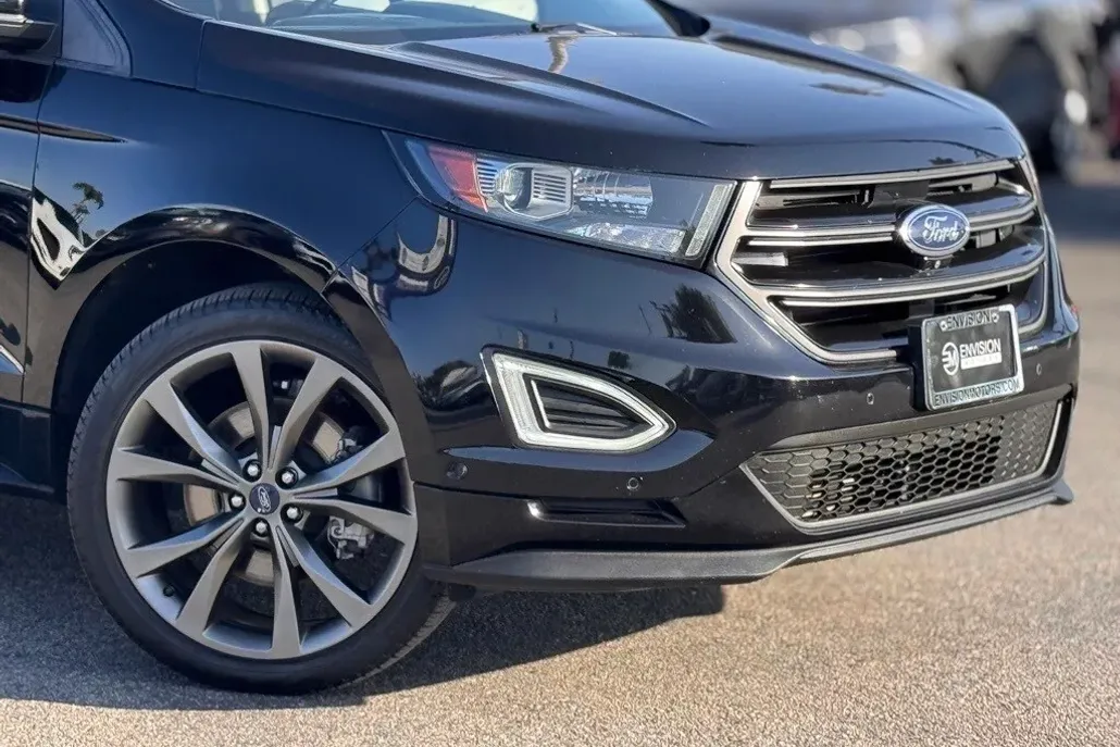 2018 Ford Edge Sport photo 1