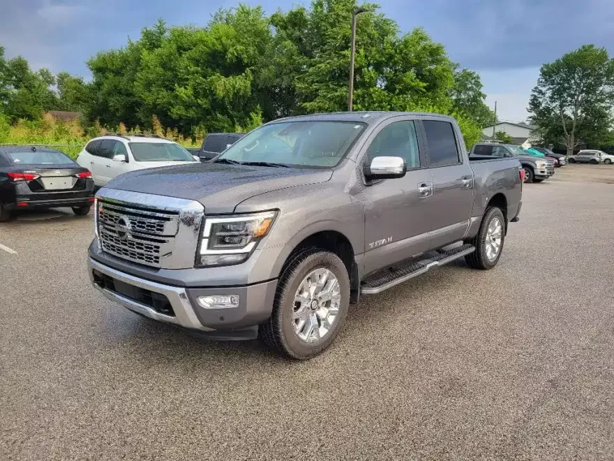 2021 Nissan Titan SL photo 1
