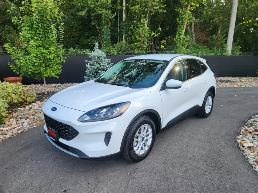 2021 Ford Escape SE photo 1