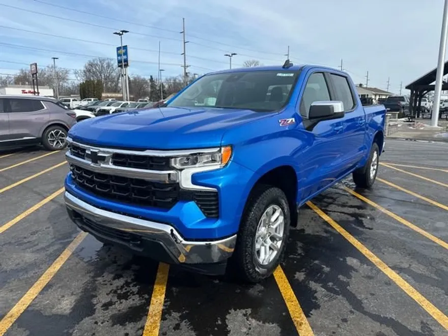 2025 Chevrolet Silverado 1500 LT photo 1