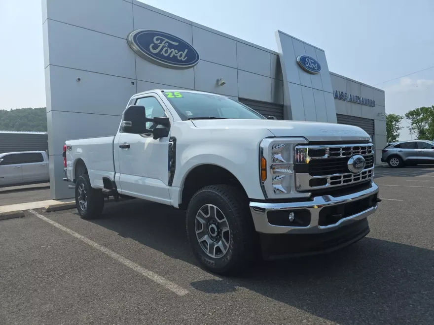 2025 Ford F-350 XLT photo 1