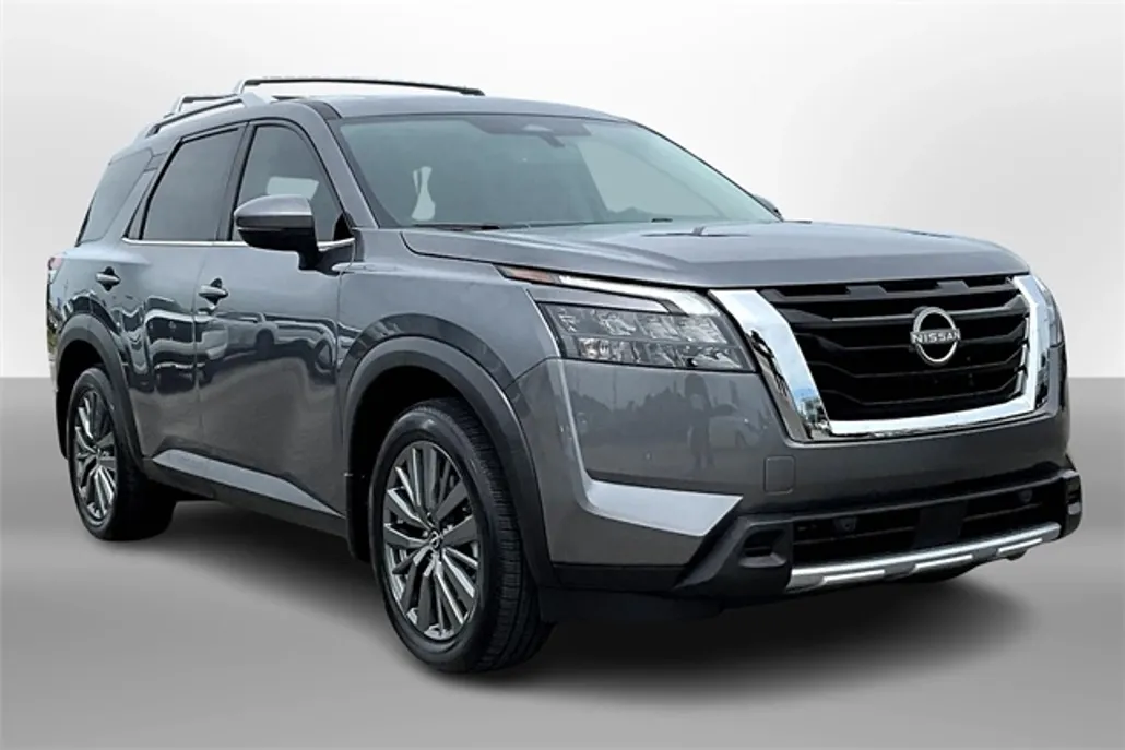 2025 Nissan Pathfinder SL photo 1