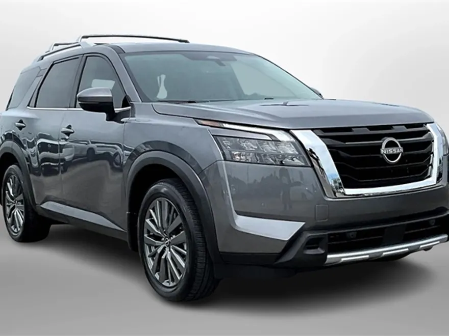 2025 Nissan Pathfinder SL photo 1