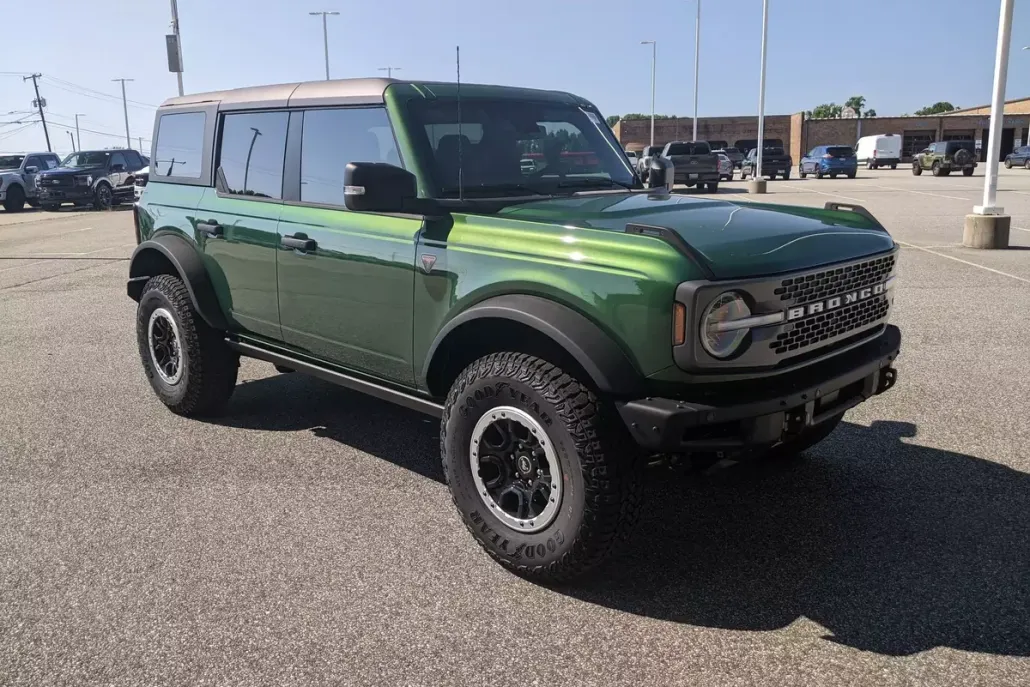 2025 Ford Bronco Badlands photo 1
