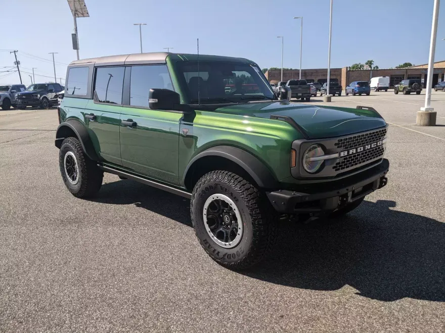 2025 Ford Bronco Badlands photo 1