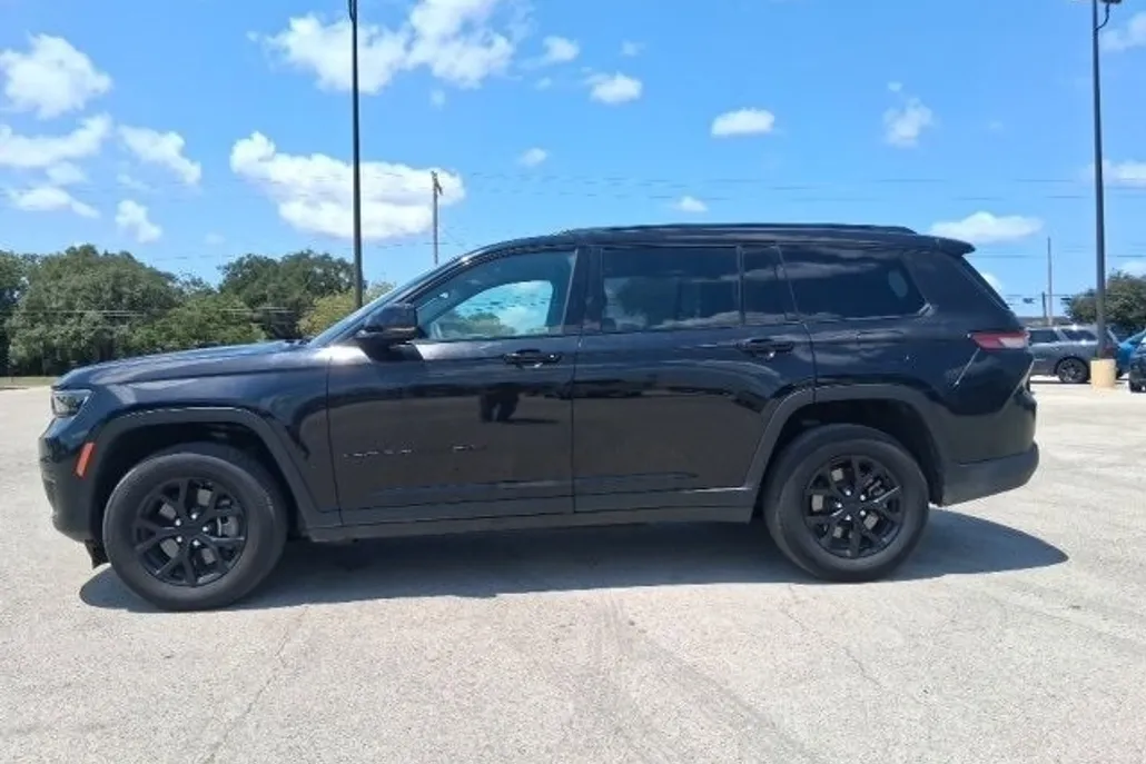 2024 Jeep Grand Cherokee Altitude photo 1