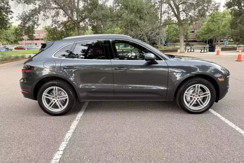 2017 Porsche Macan S photo 1