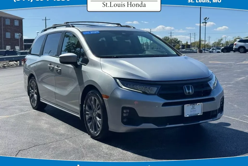 2025 Honda Odyssey Touring photo 1