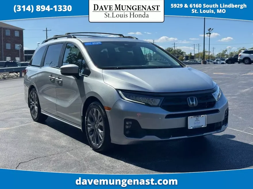 2025 Honda Odyssey Touring photo 1