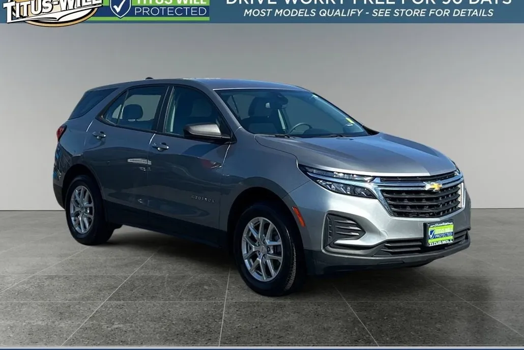 2023 Chevrolet Equinox LS photo 1