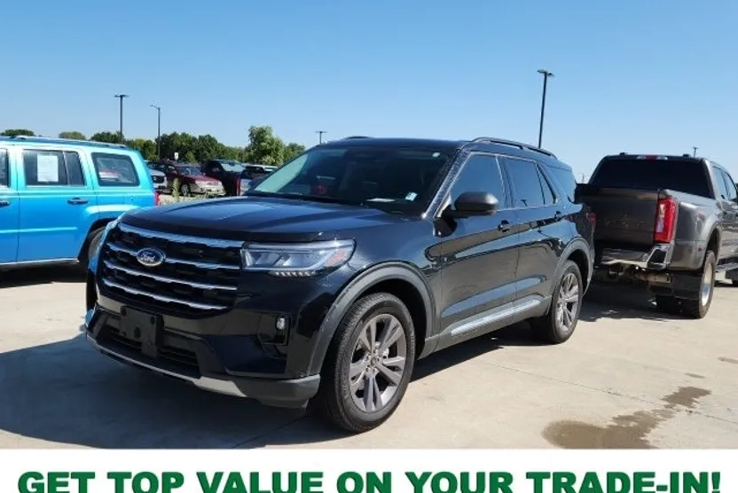 2025 Ford Explorer photo 1