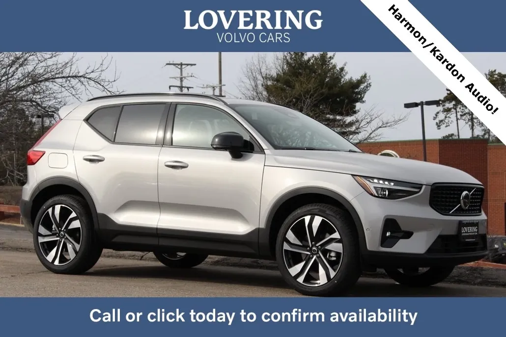 2025 Volvo XC40 Plus photo 1