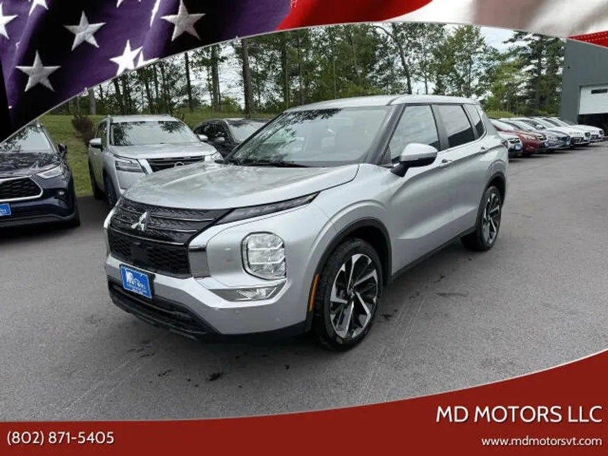 2024 Mitsubishi Outlander SE photo 1