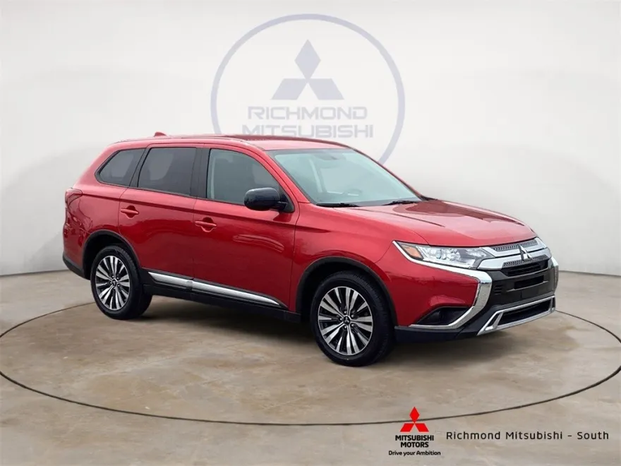 2020 Mitsubishi Outlander ES photo 1