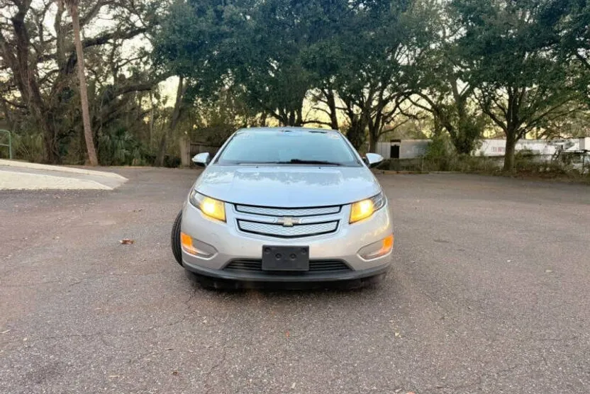 2015 Chevrolet Volt Premium photo 1