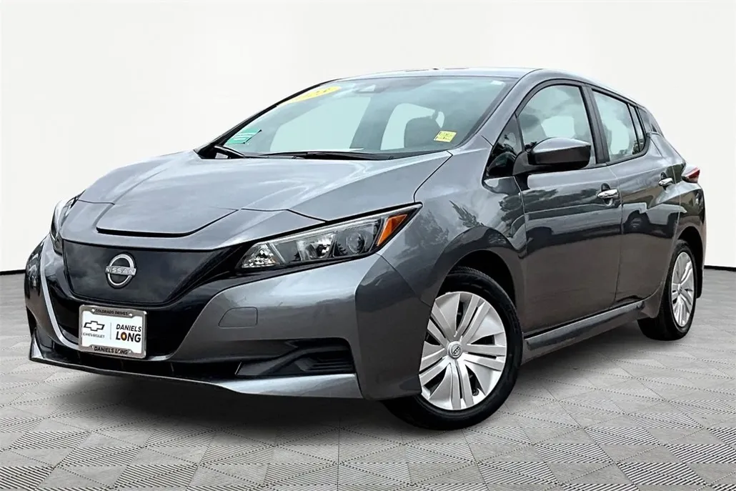 2023 Nissan Leaf S photo 1