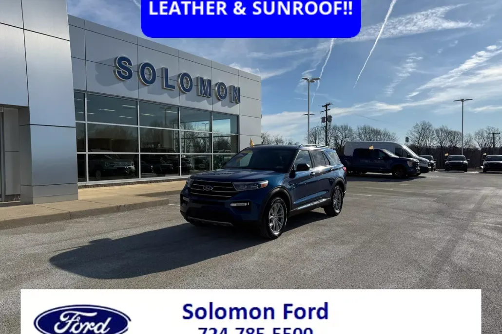 2023 Ford Explorer XLT photo 1