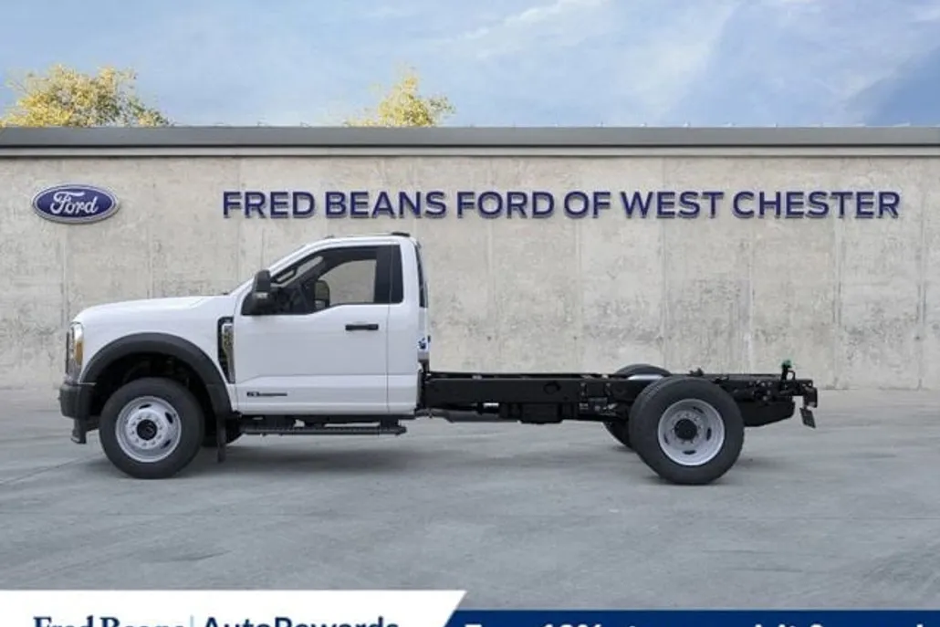 2025 Ford F-550 XL photo 1