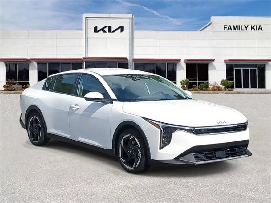2025 Kia K4 EX photo 1