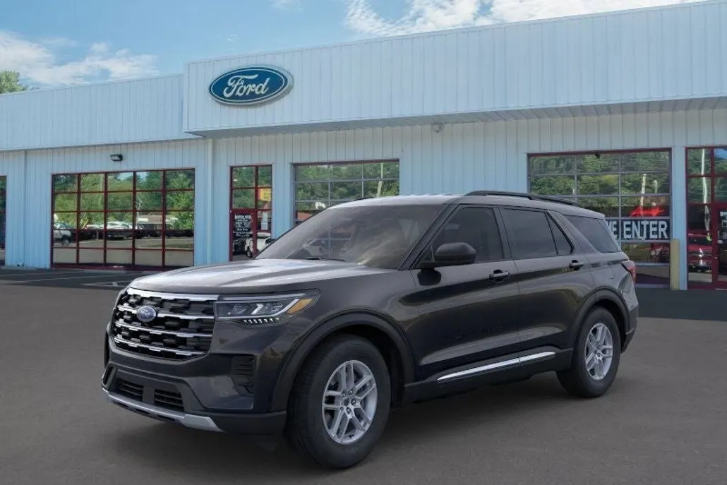 2025 Ford Explorer photo 1