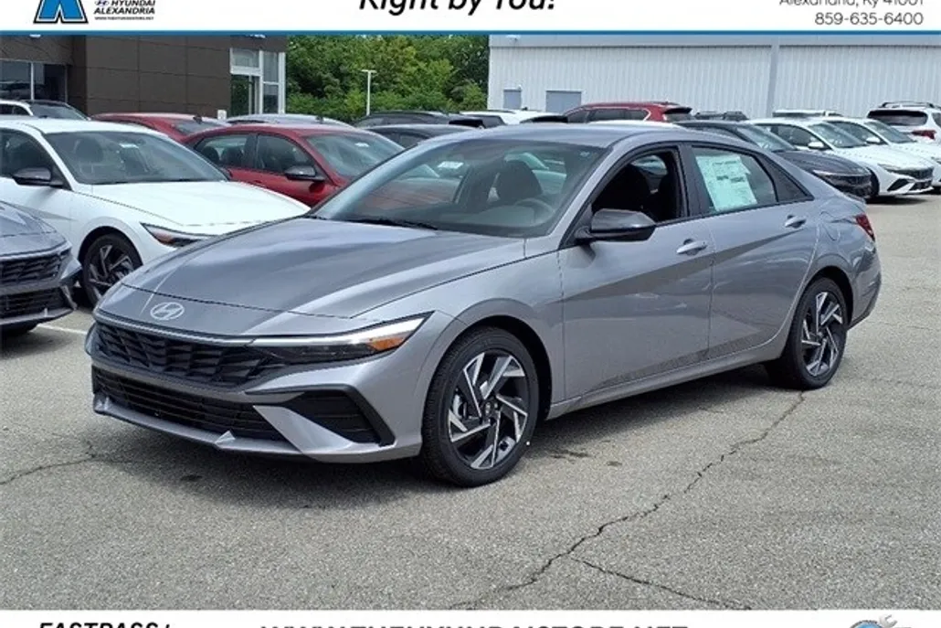 2025 Hyundai Elantra SEL Sport photo 1