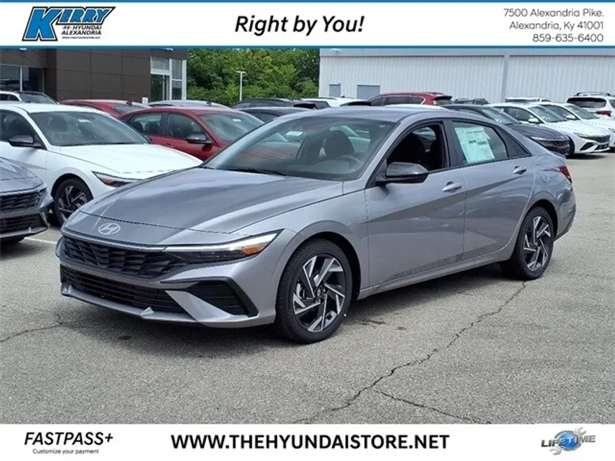 2025 Hyundai Elantra SEL Sport photo 1