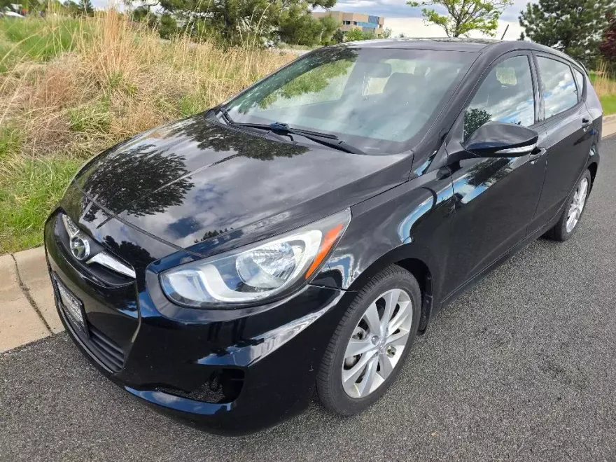 2013 Hyundai Accent GLS SE photo 1
