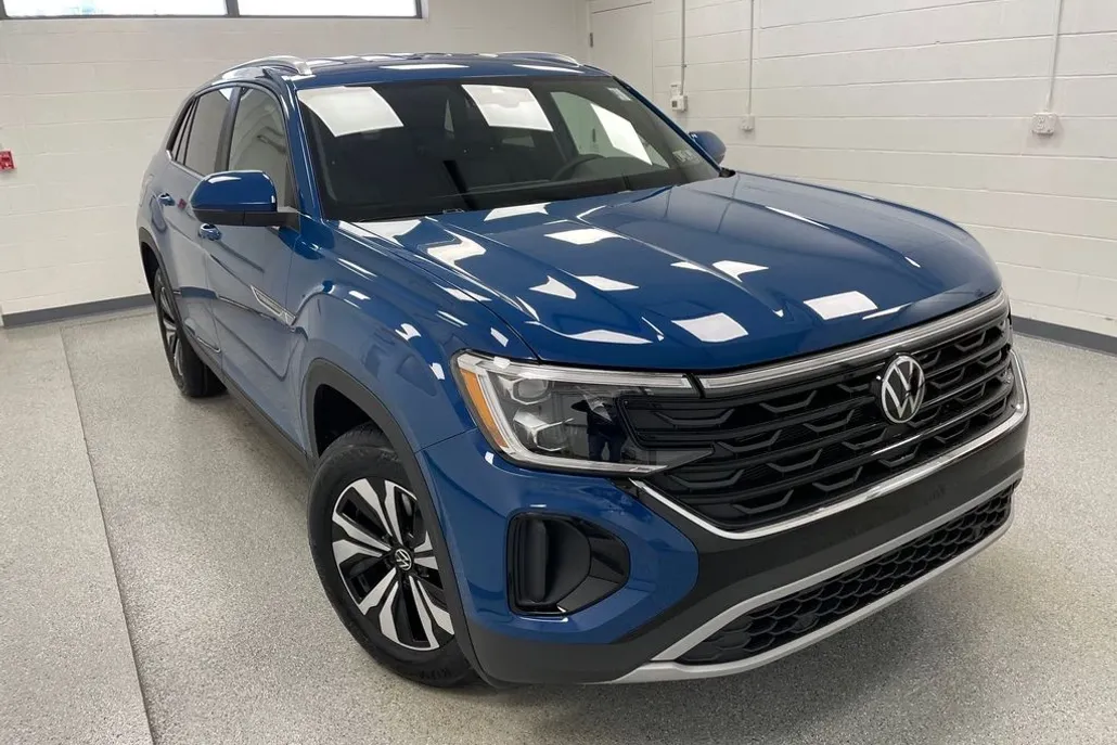 2025 Volkswagen Atlas Cross Sport SE photo 1