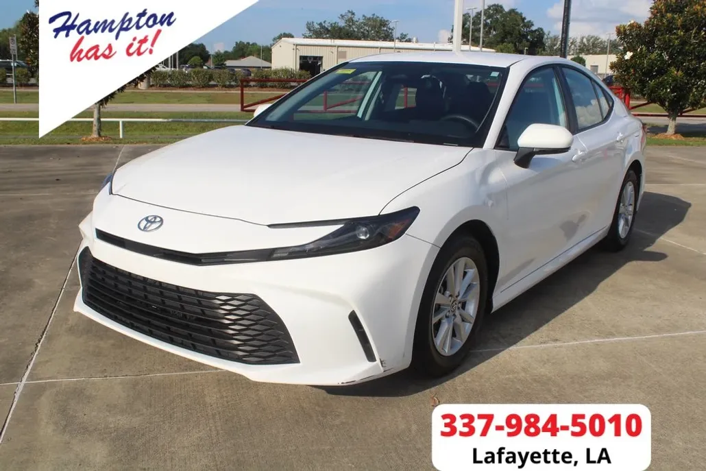 2025 Toyota Camry LE photo 1