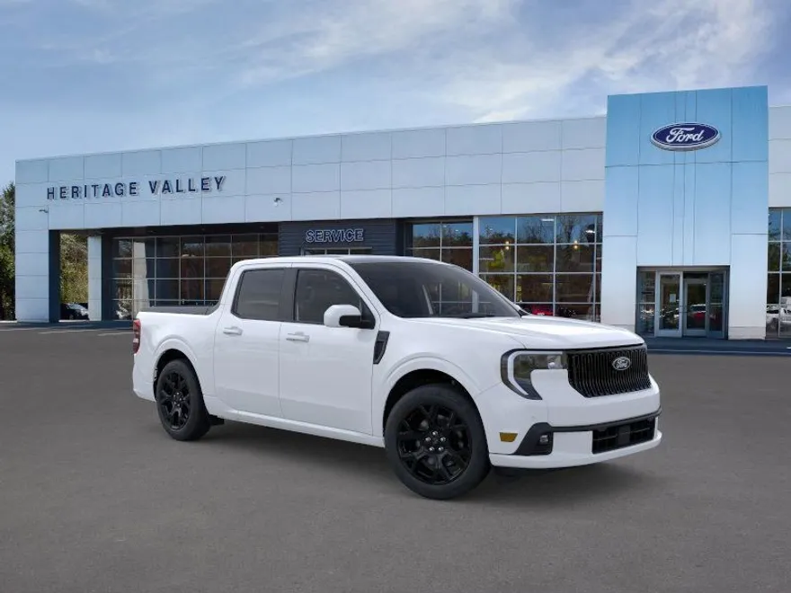 2025 Ford Maverick photo 1
