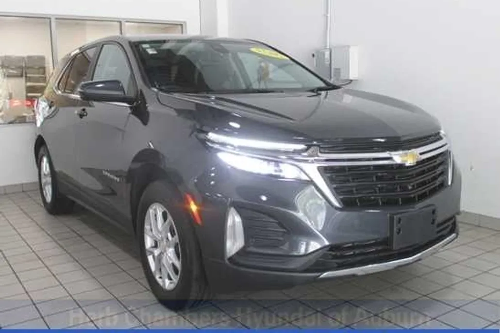 2023 Chevrolet Equinox LT photo 1
