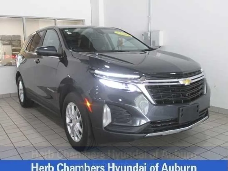 2023 Chevrolet Equinox LT photo 1