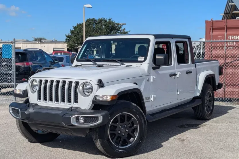 2022 Jeep Gladiator Overland photo 1