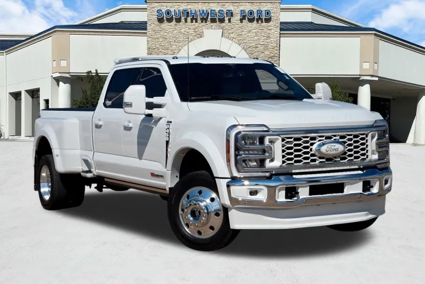 2023 Ford F-450 photo 1