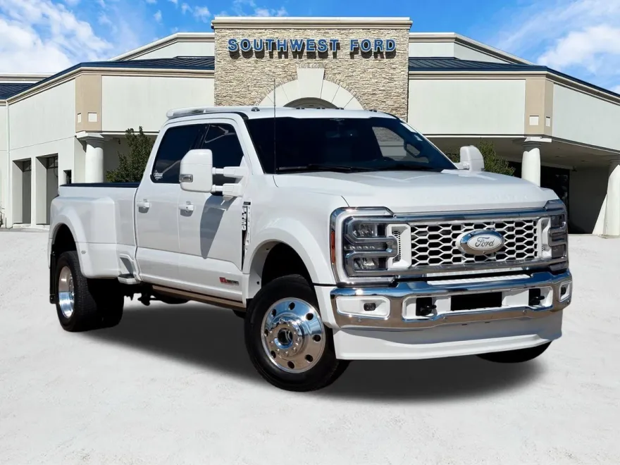 2023 Ford F-450 photo 1