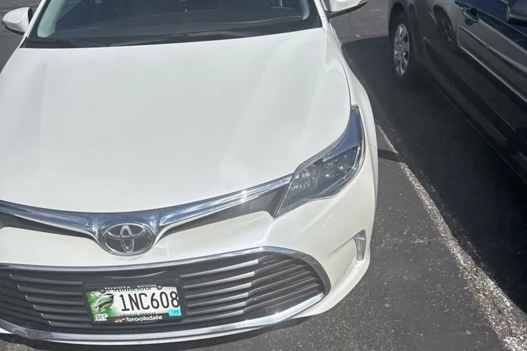 2016 Toyota Avalon XLE Premium photo 1