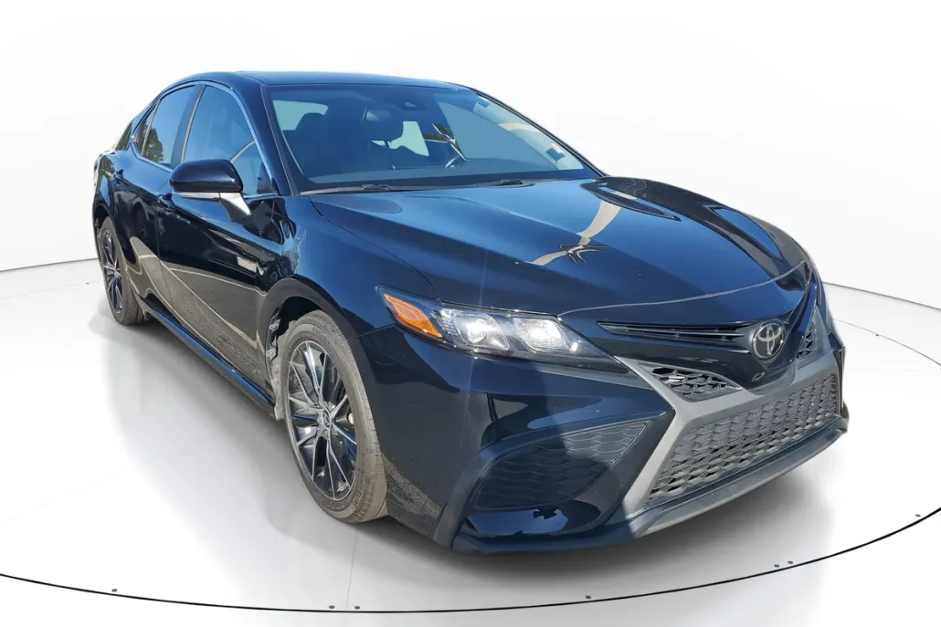 2023 Toyota Camry SE photo 1