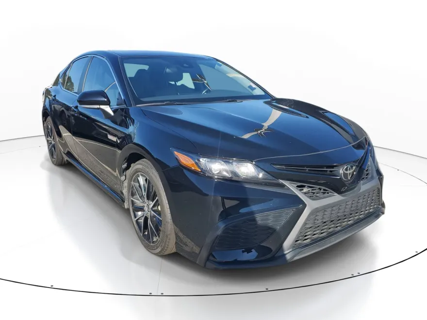2023 Toyota Camry SE photo 1