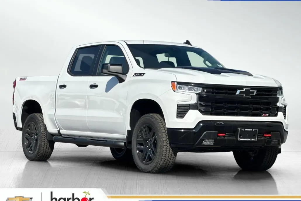 2025 Chevrolet Silverado Trail Boss LT photo 1