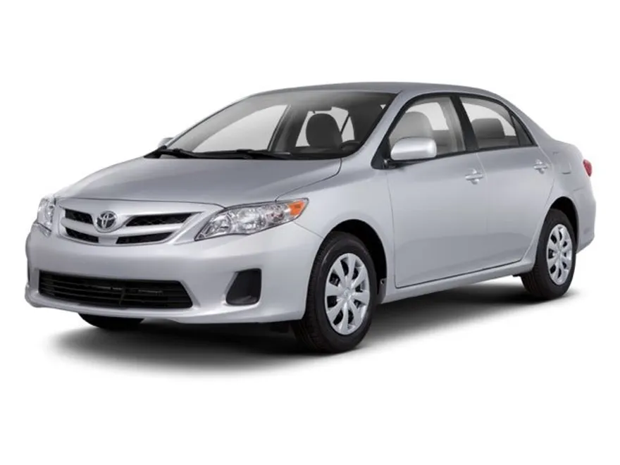 2013 Toyota Corolla photo 1
