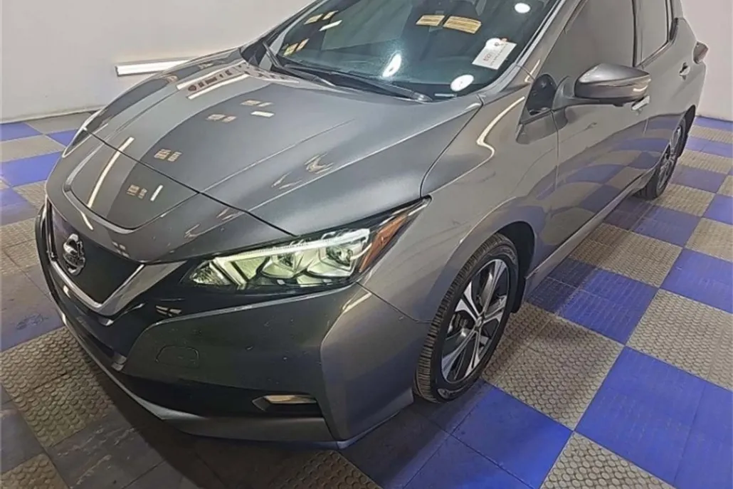 2022 Nissan Leaf SL Plus photo 1