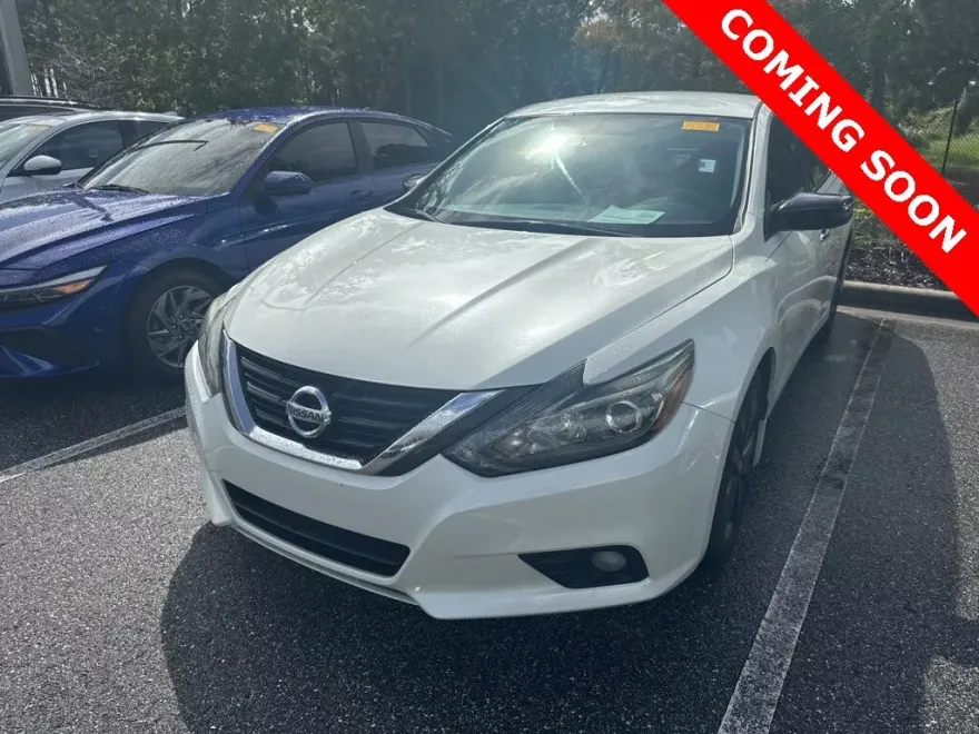 2017 Nissan Altima 2.5 SR photo 1