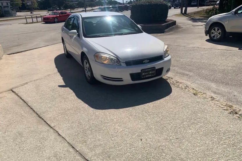 2008 Chevrolet Impala LS photo 1